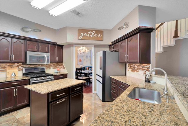 9352 Riverwalk Lane, Irving, TX 75063