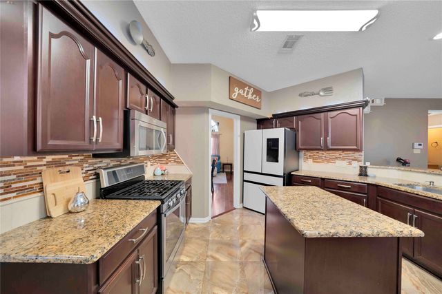 9352 Riverwalk Lane, Irving, TX 75063