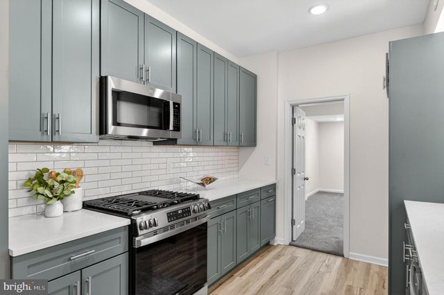118 N 8TH ST, Columbia, PA 17512