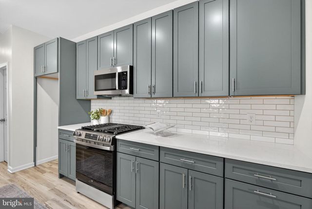 118 N 8TH ST, Columbia, PA 17512