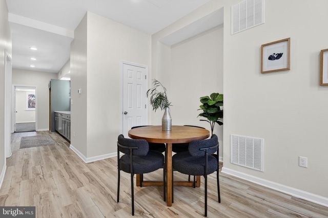 118 N 8TH ST, Columbia, PA 17512