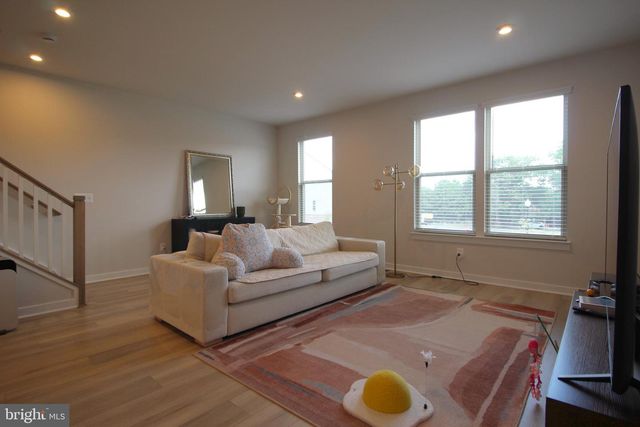 2107 ACADIA RD, Herndon, VA 20170
