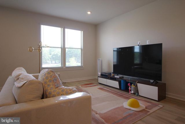 2107 ACADIA RD, Herndon, VA 20170