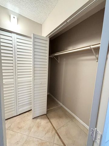 203 Foxtail Drive F1, Greenacres, FL 33415