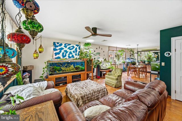 61 NATALIE LN, Harpers Ferry, WV 25425