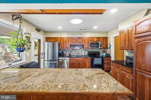 61 NATALIE LN, Harpers Ferry, WV 25425