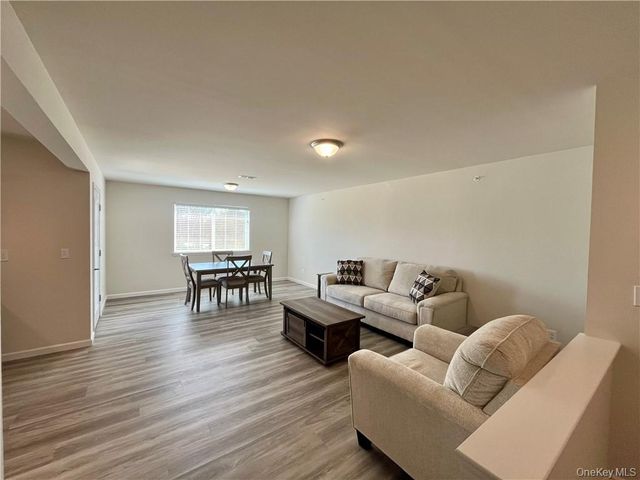 206 Golf Links Road 626, Middletown, NY 10940