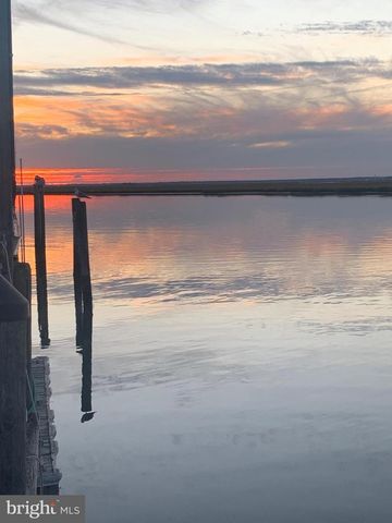 916 N SHORE DR, Brigantine, NJ 08203