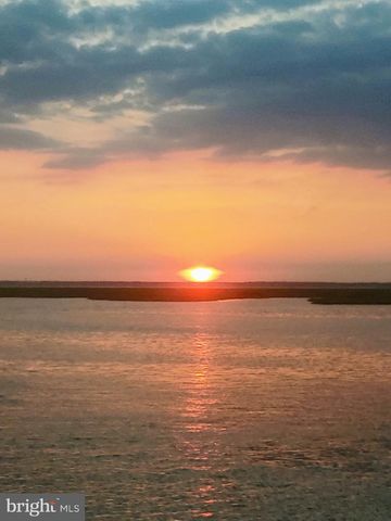 916 N SHORE DR, Brigantine, NJ 08203