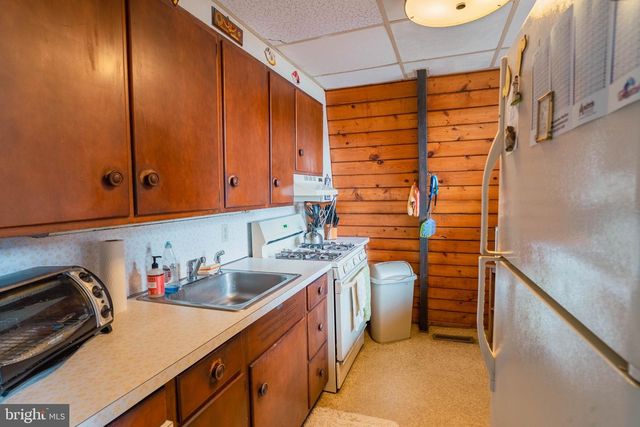 916 N SHORE DR, Brigantine, NJ 08203