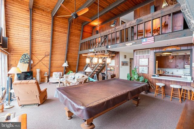 916 N SHORE DR, Brigantine, NJ 08203