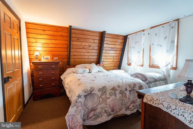 916 N SHORE DR, Brigantine, NJ 08203