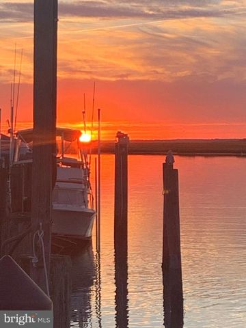 916 N SHORE DR, Brigantine, NJ 08203