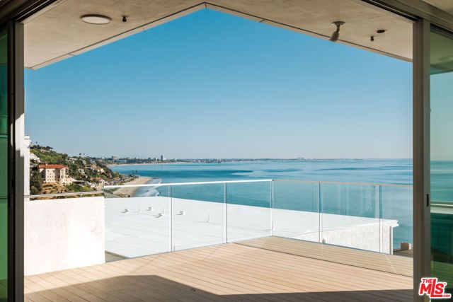 18225 Coastline Drive, Malibu, CA 90265