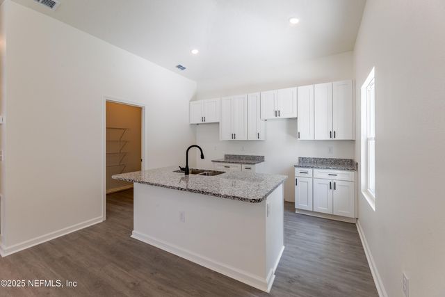 8119 SISKIN Avenue, Jacksonville, FL 32219