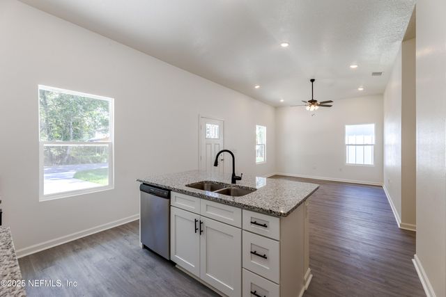 8119 SISKIN Avenue, Jacksonville, FL 32219