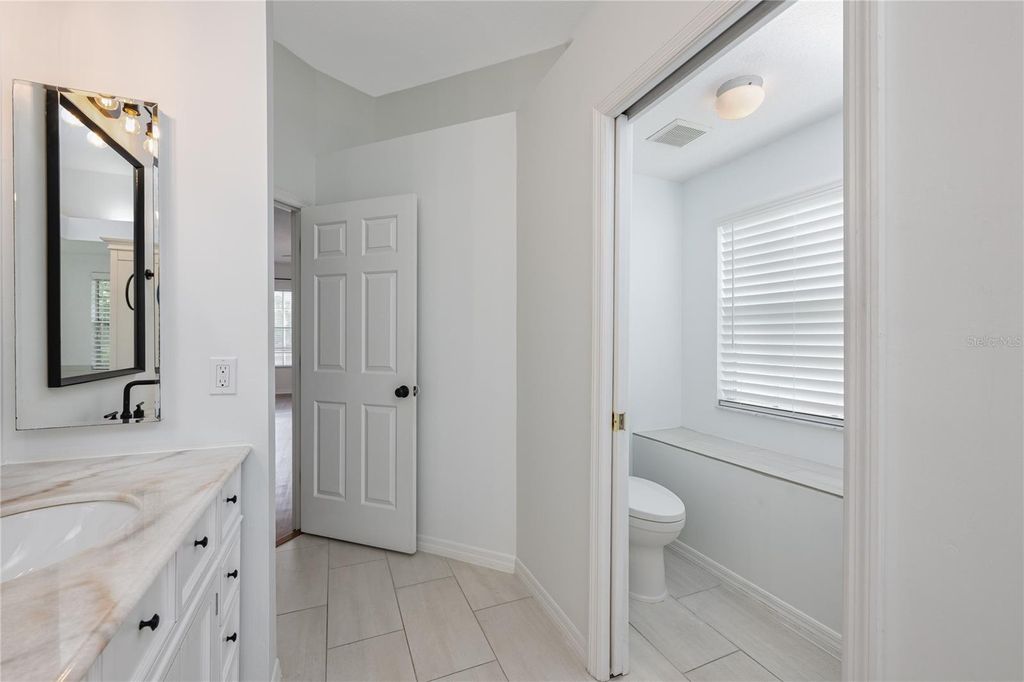 Image 14 of property listing at 1966 WESTBOURNE DRIVE, Oviedo, FL 32765