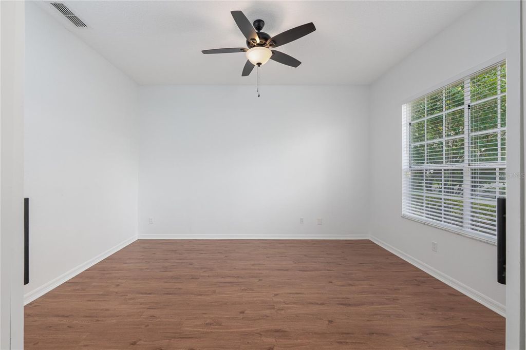 Image 18 of property listing at 1966 WESTBOURNE DRIVE, Oviedo, FL 32765