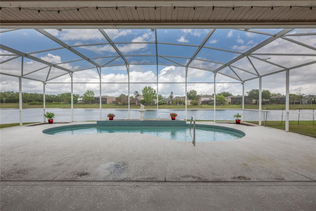 Image 38 of property listing at 1966 WESTBOURNE DRIVE, Oviedo, FL 32765