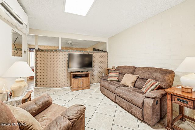 1105 S Calle De Las Casitas, Green Valley, AZ 85614