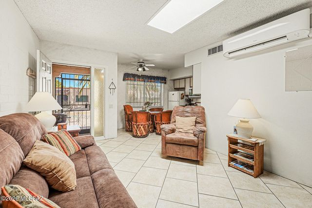 1105 S Calle De Las Casitas, Green Valley, AZ 85614