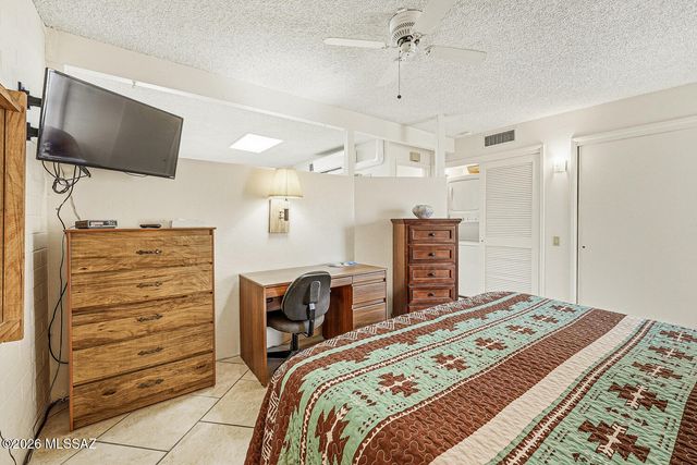 1105 S Calle De Las Casitas, Green Valley, AZ 85614