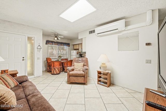 1105 S Calle De Las Casitas, Green Valley, AZ 85614