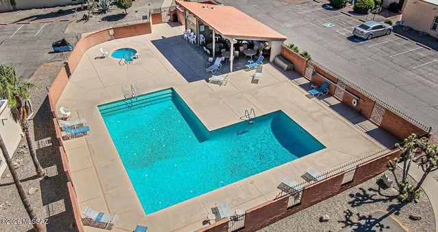 1105 S Calle De Las Casitas, Green Valley, AZ 85614