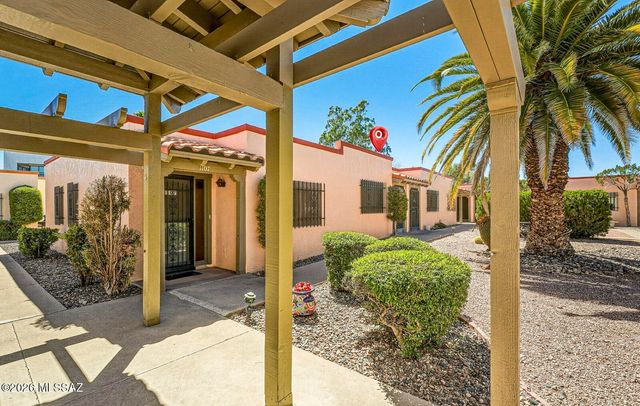 1105 S Calle De Las Casitas, Green Valley, AZ 85614