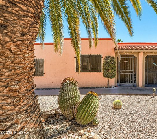 1105 S Calle De Las Casitas, Green Valley, AZ 85614