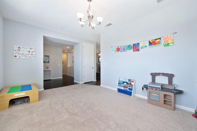 1423 High Noon Dr, Plumas Lake, CA 95961