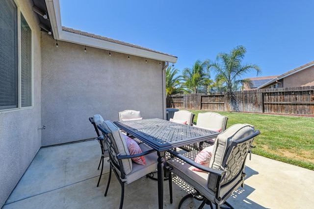 1423 High Noon Dr, Plumas Lake, CA 95961