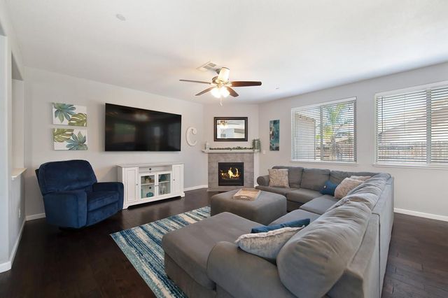 1423 High Noon Dr, Plumas Lake, CA 95961