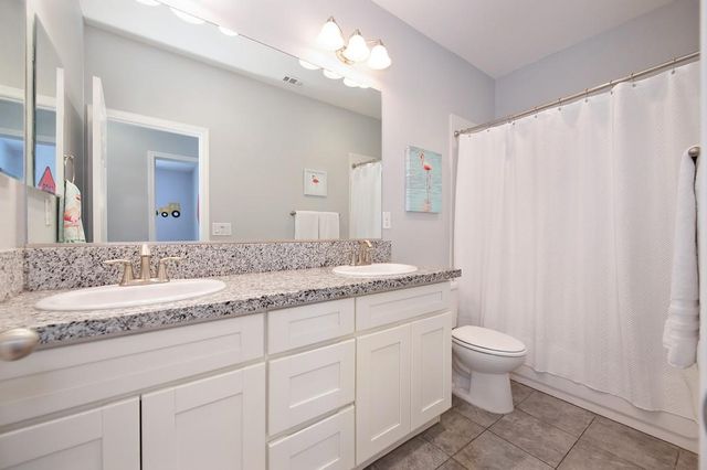 1423 High Noon Dr, Plumas Lake, CA 95961