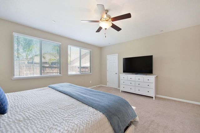 1423 High Noon Dr, Plumas Lake, CA 95961