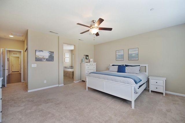 1423 High Noon Dr, Plumas Lake, CA 95961