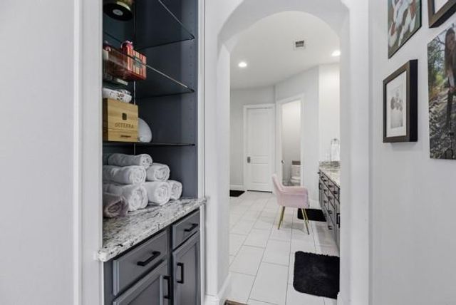 2302 Fall Run Drive, Houston, TX 77055