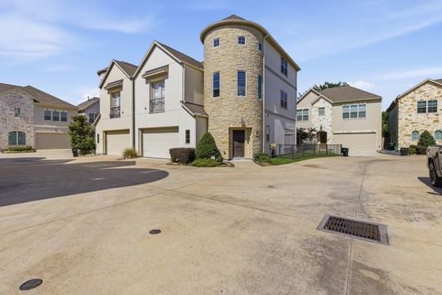 2302 Fall Run Drive, Houston, TX 77055