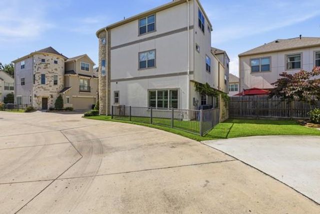 2302 Fall Run Drive, Houston, TX 77055