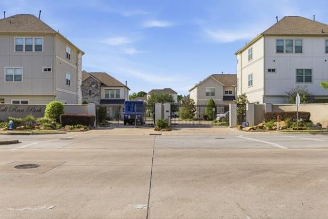 2302 Fall Run Drive, Houston, TX 77055