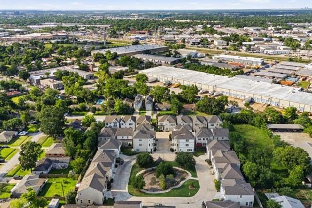 2302 Fall Run Drive, Houston, TX 77055