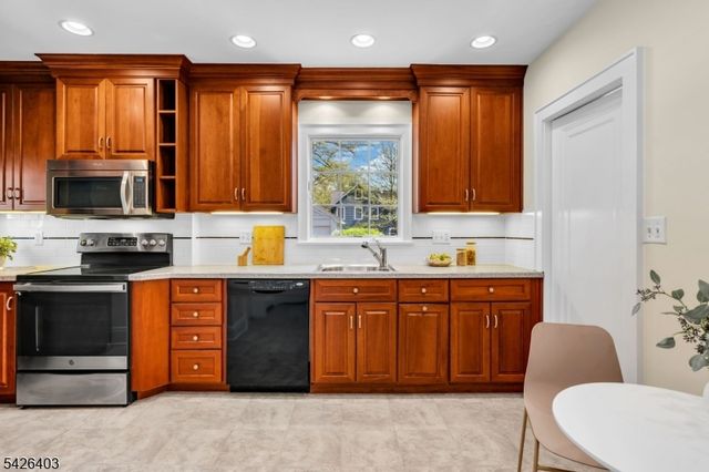 712 Forest Ave, Westfield Town, NJ 07090