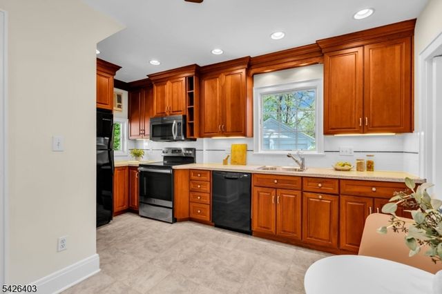712 Forest Ave, Westfield Town, NJ 07090