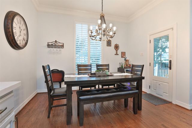 827 Garden Trace Lane, Houston, TX 77018