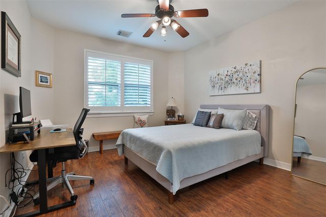 827 Garden Trace Lane, Houston, TX 77018