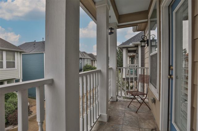 827 Garden Trace Lane, Houston, TX 77018