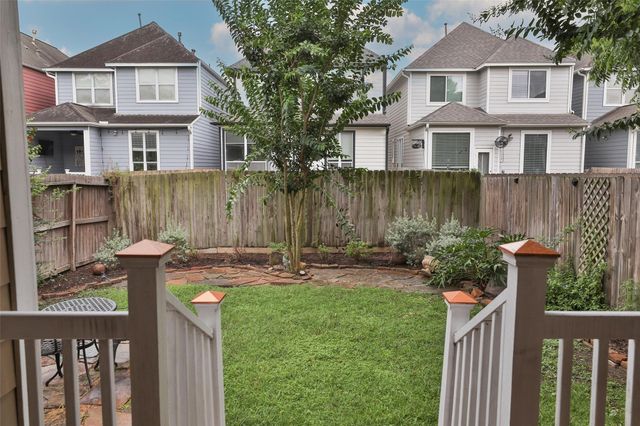 827 Garden Trace Lane, Houston, TX 77018