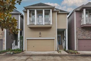 827 Garden Trace Lane, Houston, TX 77018