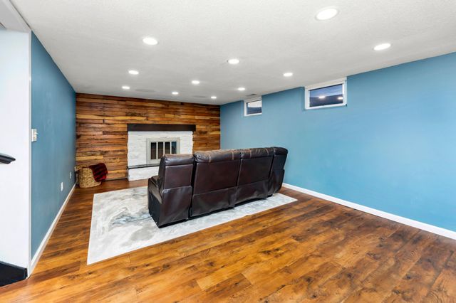 2710 18th Street S, Moorhead, MN 56560