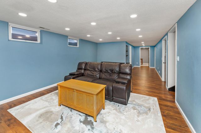 2710 18th Street S, Moorhead, MN 56560